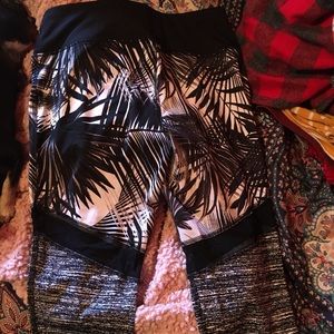 Workout set, palm leaf design